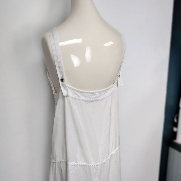 L.S.I. White Drop Waist Embroidered Beaded Sundress. Junior's Size Large. - Picture 7 of 11